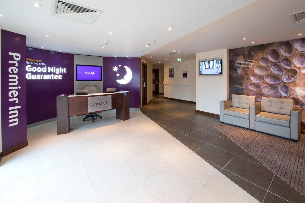 Premier Inn Ware Ngoại thất bức ảnh